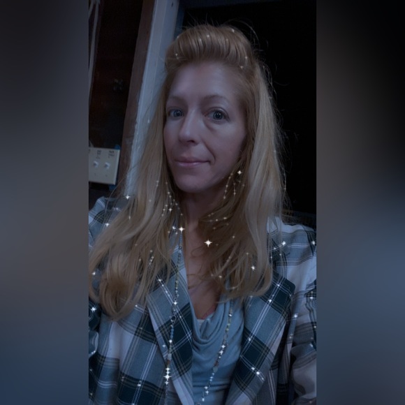 Meet your Posher, Christina - Picture 1 of 5